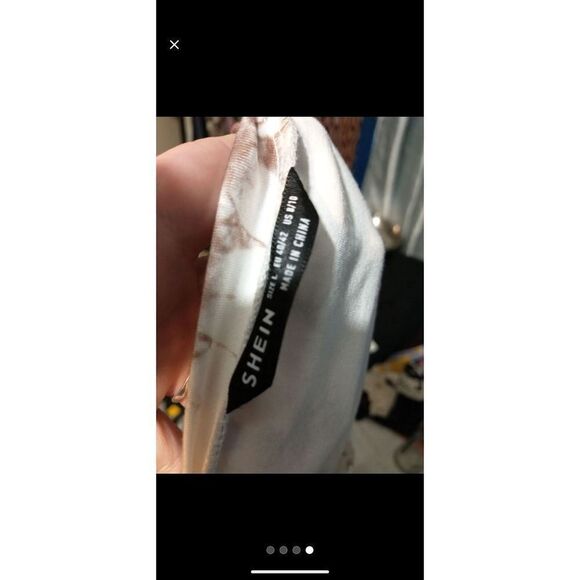 Shein t-shirt size large. Like new - Picture 4 of 4